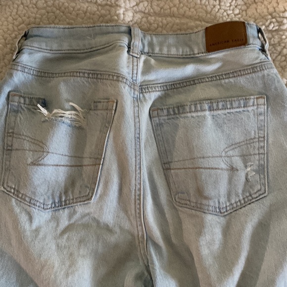AE destressed light Wash denim jeans ( New without tags) - Picture 6 of 8